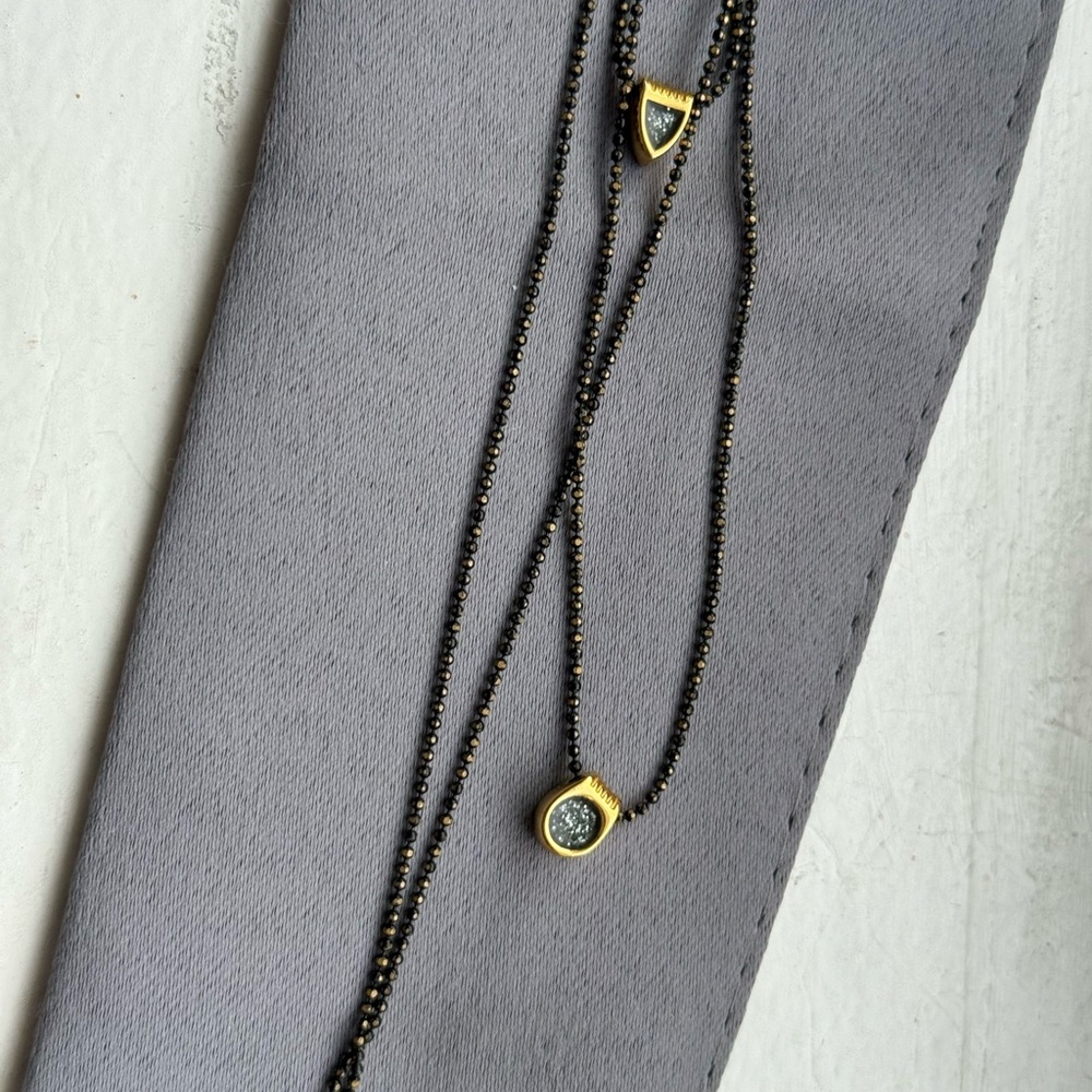Elegant Gold and Black Pendant Necklace